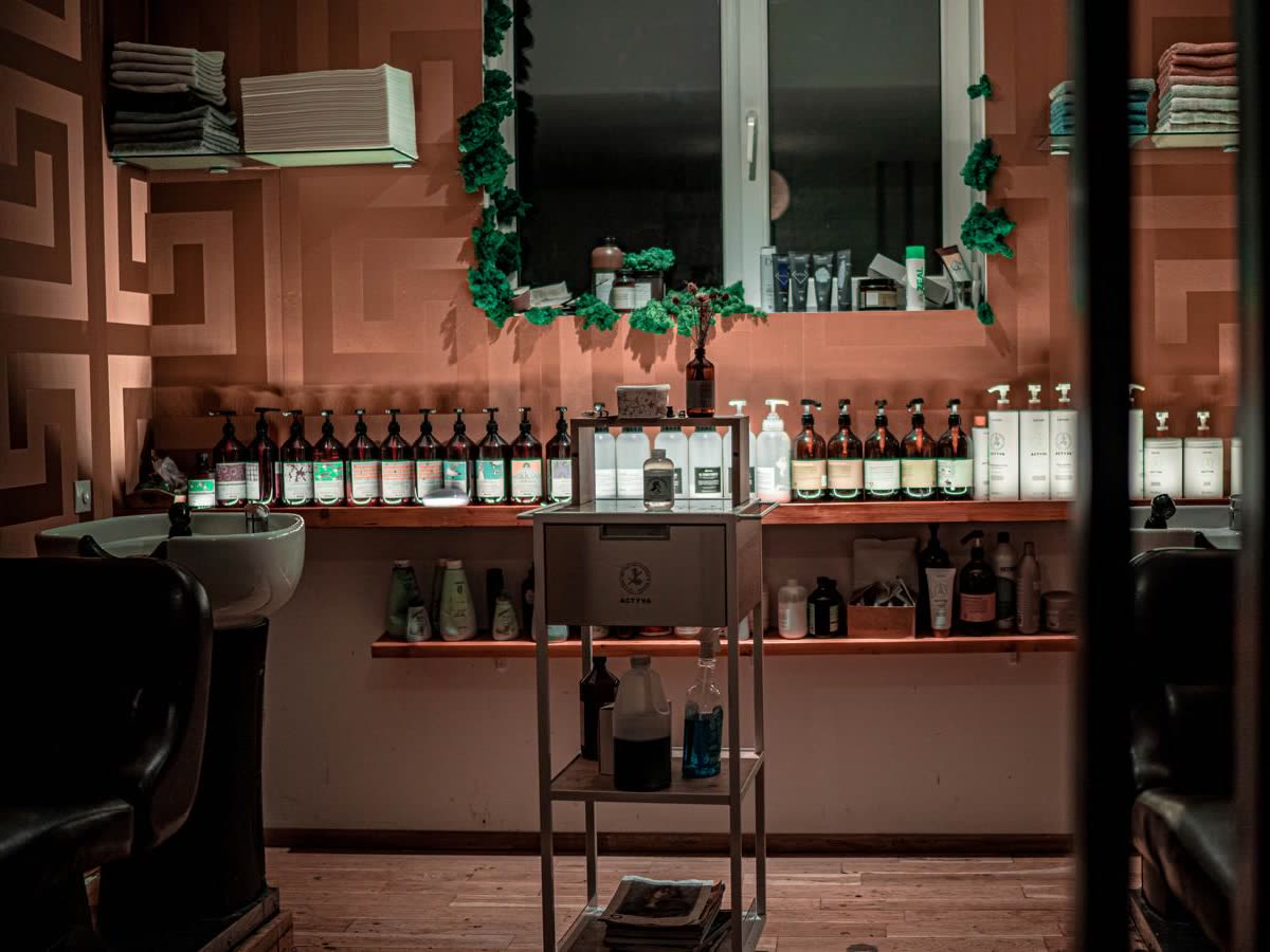The lounge with professional products